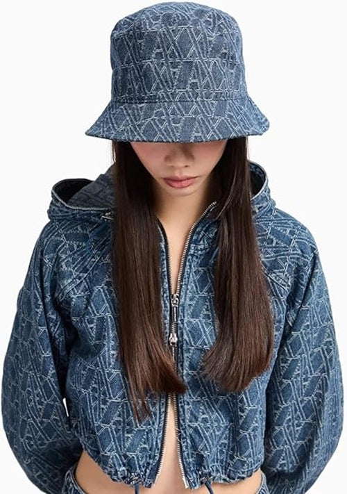 Armani Exchange Bucket hat in denim con logo allover