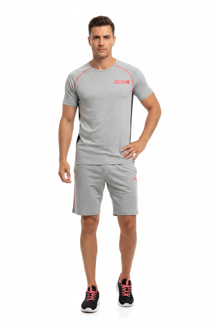 GUESS Active T-Shirt Uomo - Modello Frontale