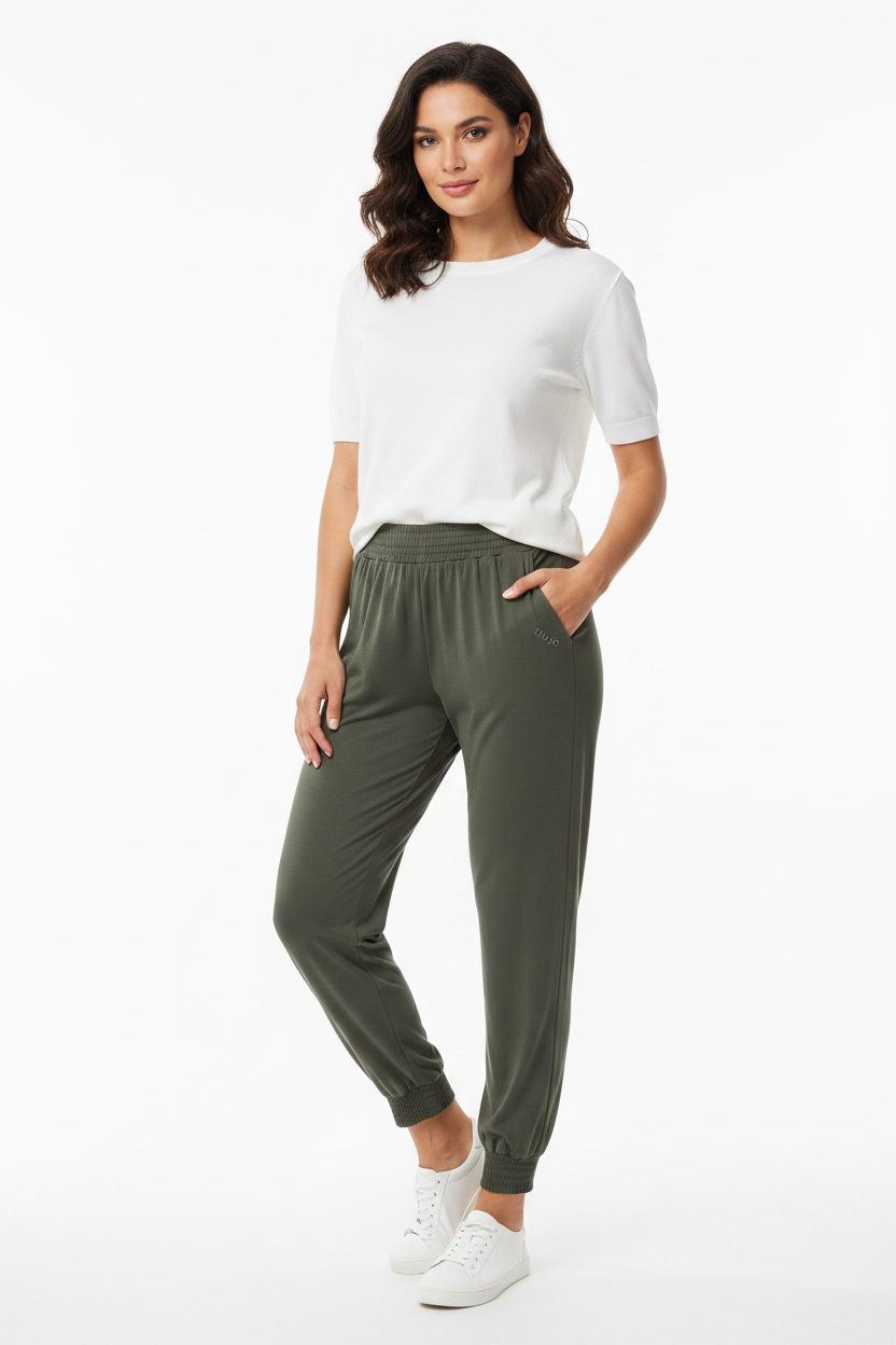 Liu Jo Pantaloni Jersey VA6125 - Modella Sfondo Bianco