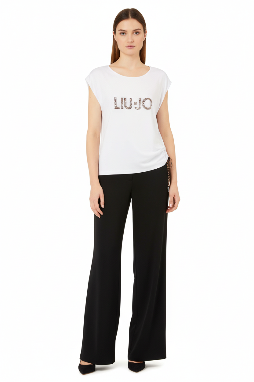 Liu Jo T-Shirt VA6047 Bianco/Animalier – Modella Full Body con Palazzo Neri