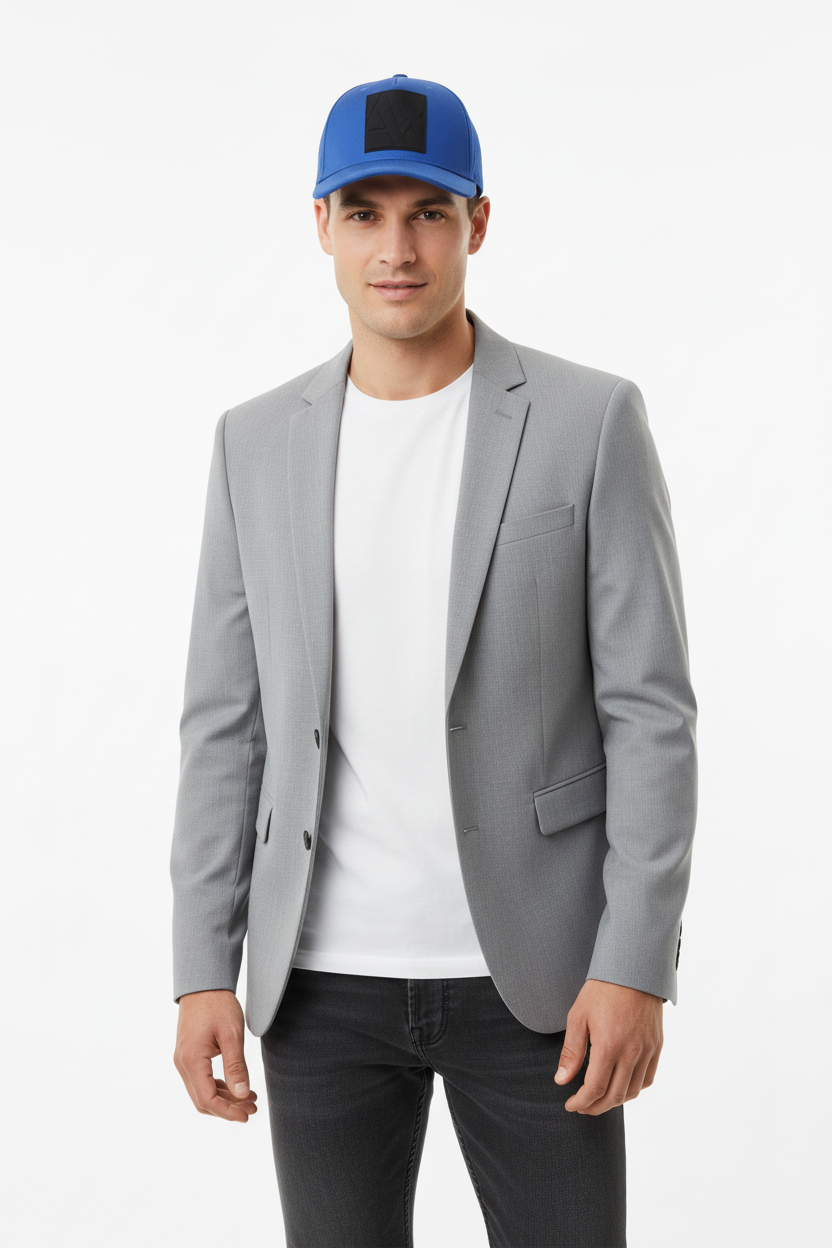 Modello con cappellino Armani Exchange - Studio