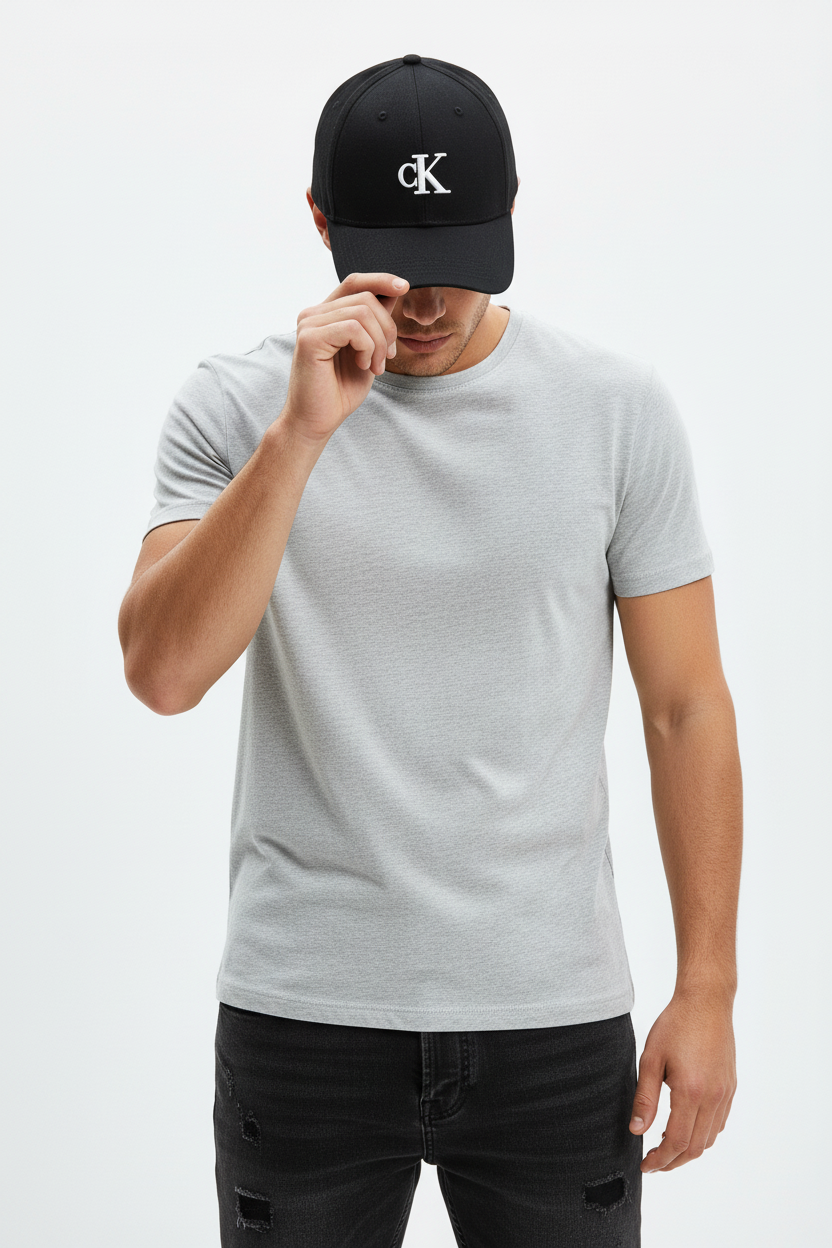 Modello con cappellino Calvin Klein Jeans Archive Cap nero