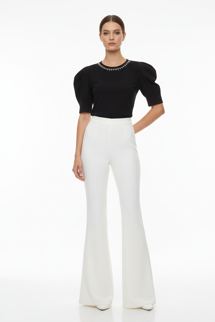 Nosecrets T-shirt Nera con Pantaloni a Zampa Bianchi