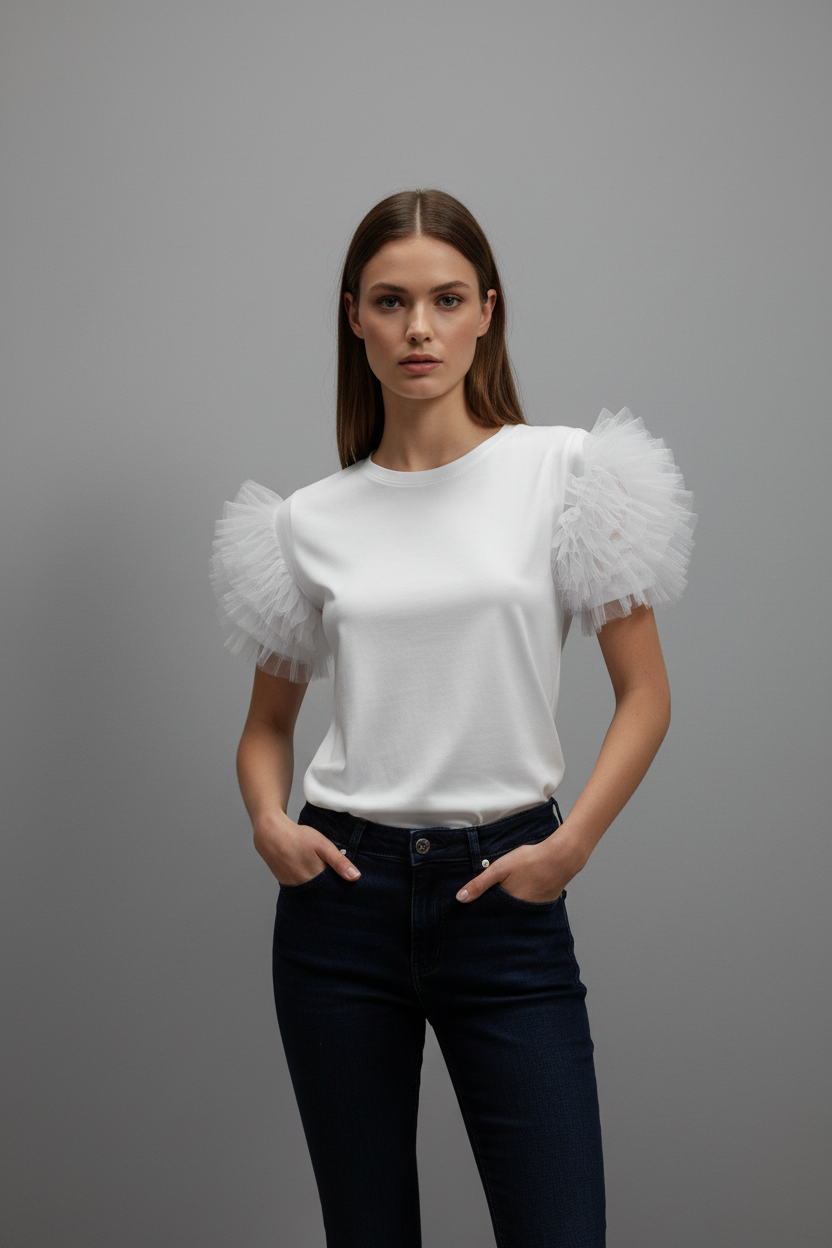 T-shirt Nosecrets vista frontale con modella